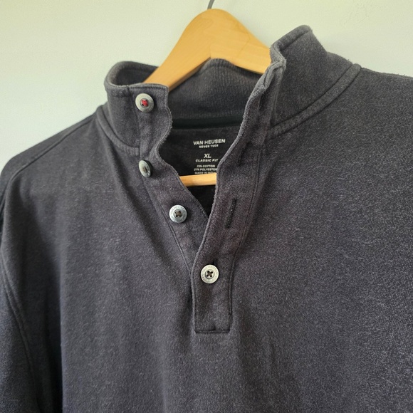 Van Heusen Men's Never Tuck Long-Sleeve Classic Fit Henley - XL - Picture 2 of 5